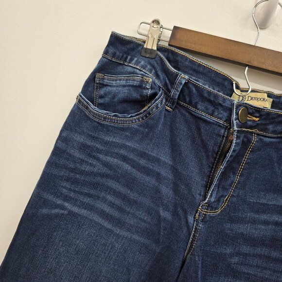 Democracy Capri Jeans Size 14 Dark Wash Stretch Denim Embroidered Hem Cropped - Picture 6 of 16